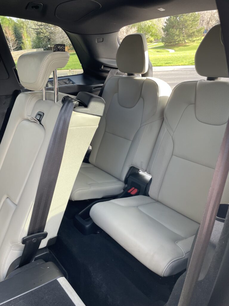 2022 Volvo XC90 T8 R-Design