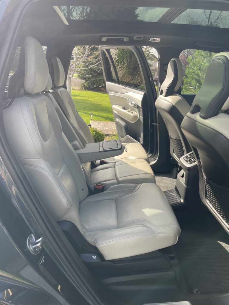 2022 Volvo XC90 T8 R-Design