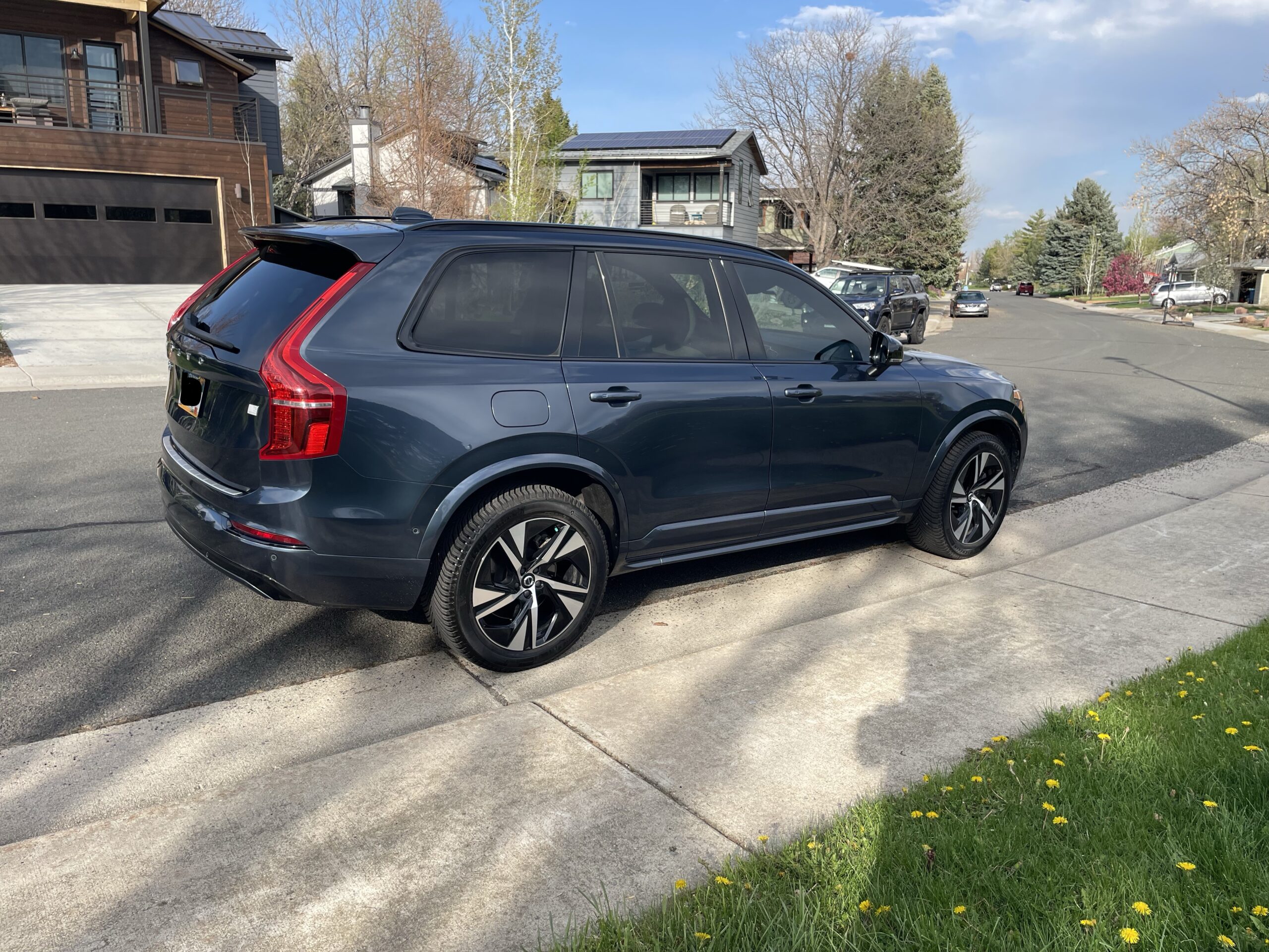 2022 Volvo XC90 T8 R-Design