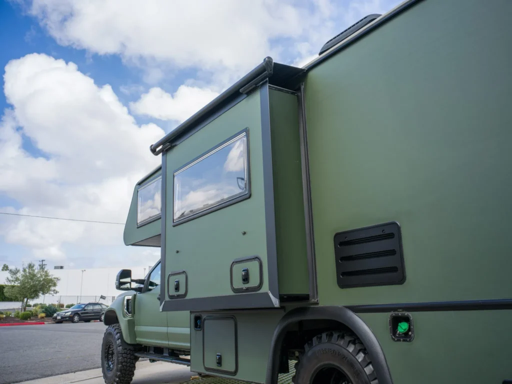 2019 Ford F-550 Super Duty Camper Conversion