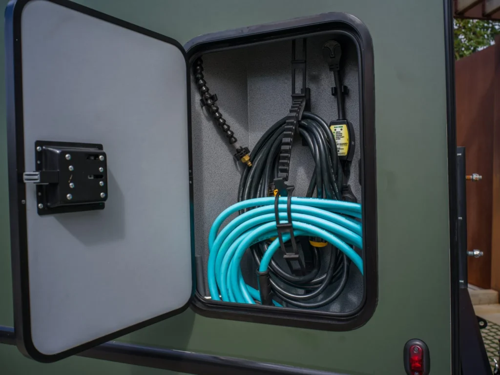 2019 Ford F-550 Super Duty Camper Conversion