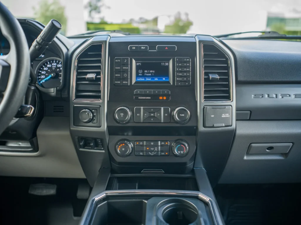 2019 Ford F-550 Super Duty Camper Conversion