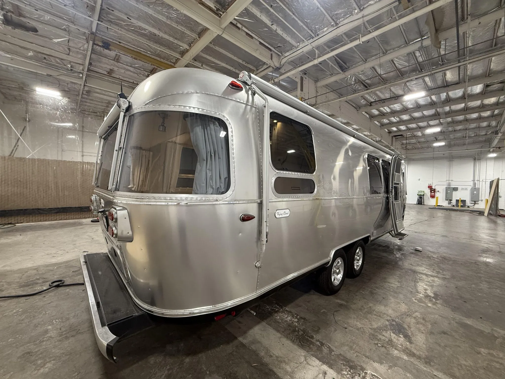 2023 Airstream Flying Cloud 28RB