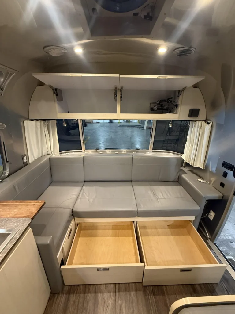 2023 Airstream Flying Cloud 28RB