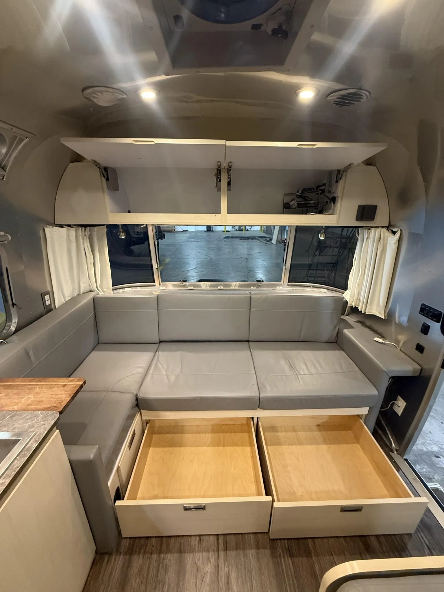 2023 Airstream Flying Cloud 28RB