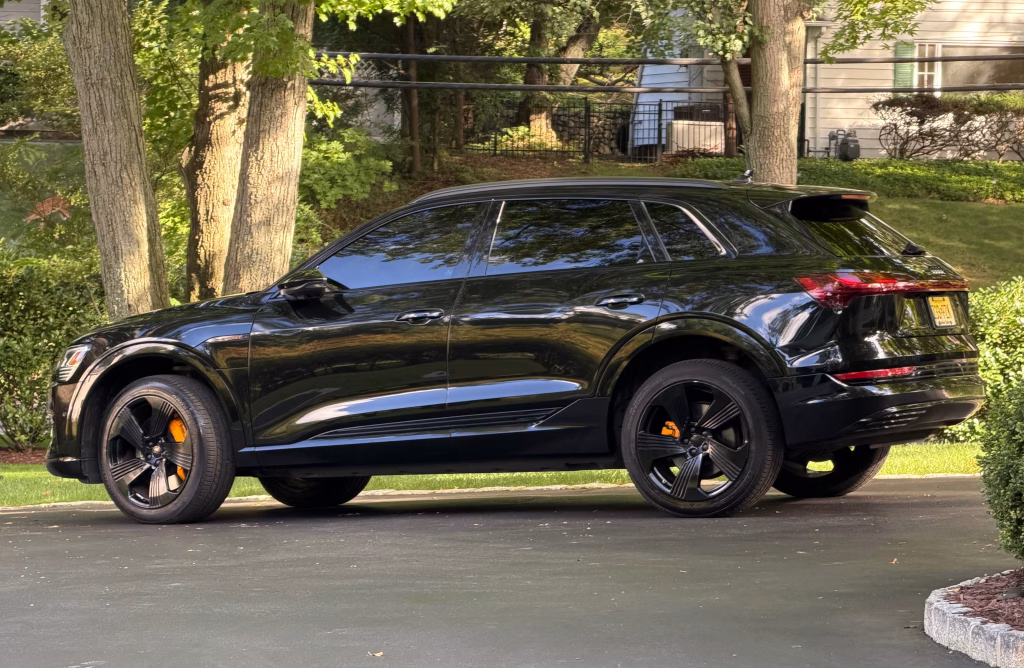 2022 Audi e-tron Premium Plus Sport Utility 4D AWD/4WD