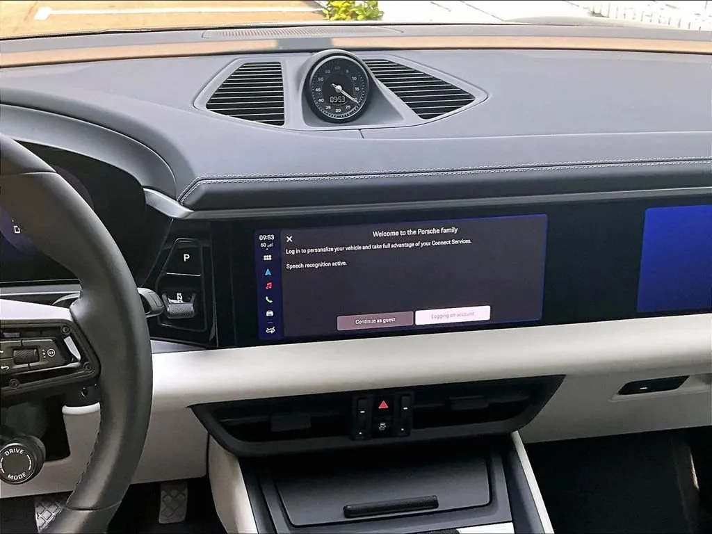 2025 Porsche Macan 4 Electric AWD/4WD