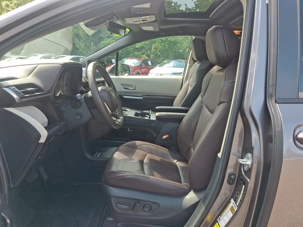 2024 Toyota Sienna Platinum AWD/4WD