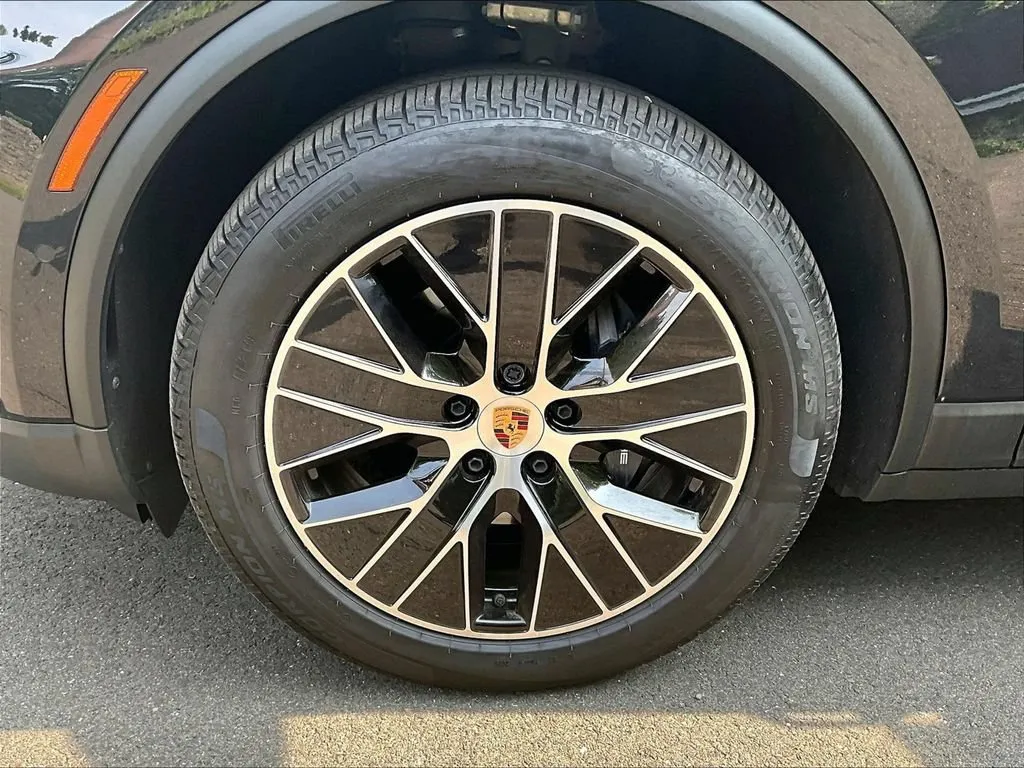 2025 Porsche Macan 4 Electric AWD/4WD