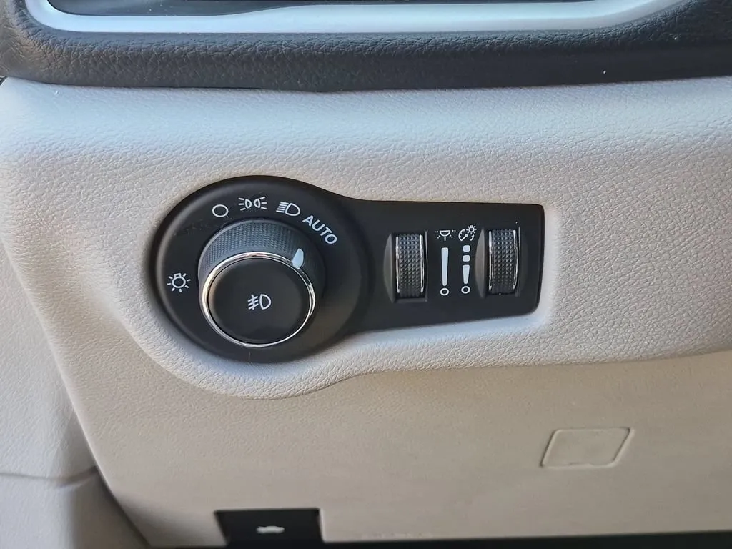2023 Chrysler Pacifica Touring-L AWD/4WD