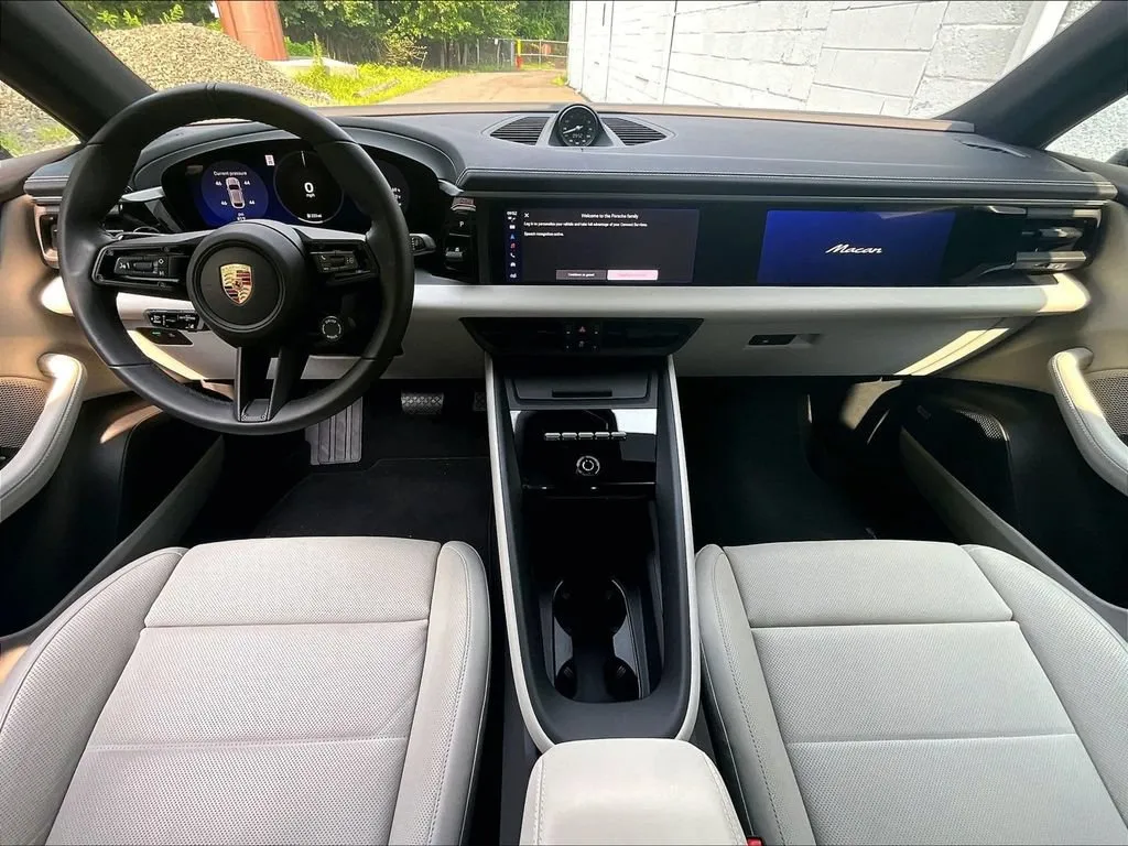 2025 Porsche Macan 4 Electric AWD/4WD