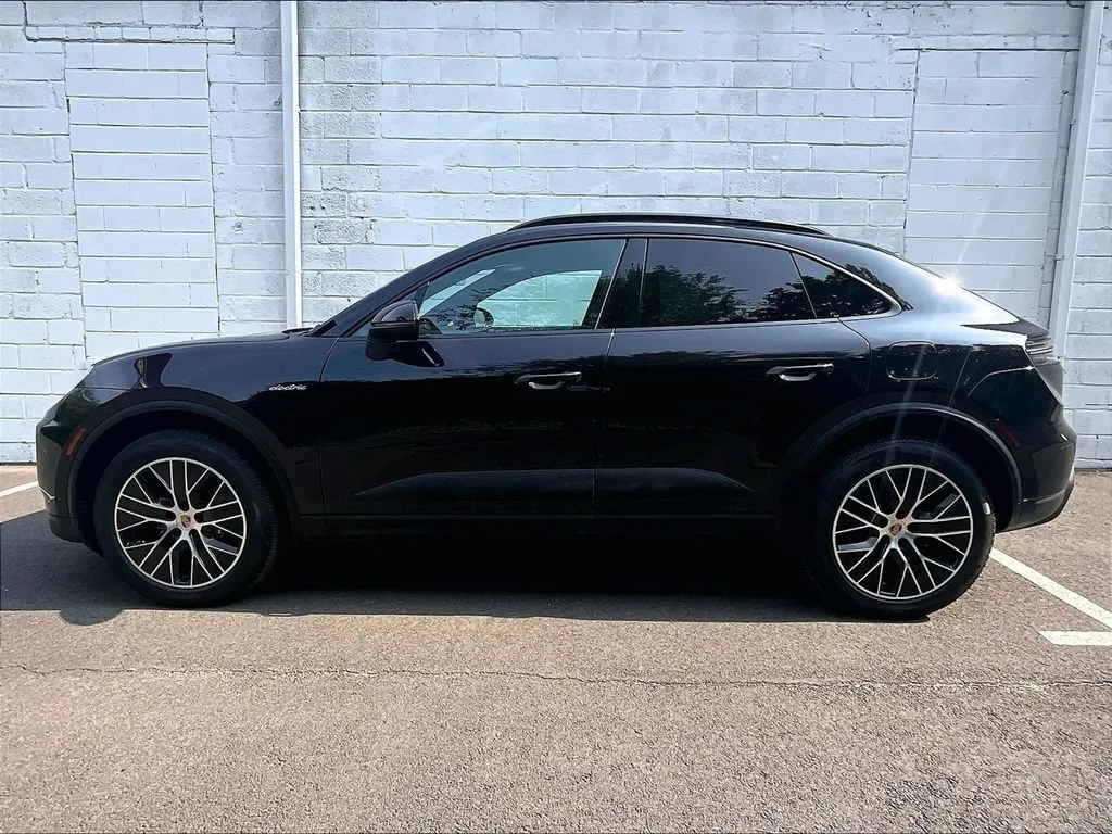 2025 Porsche Macan 4 Electric AWD/4WD