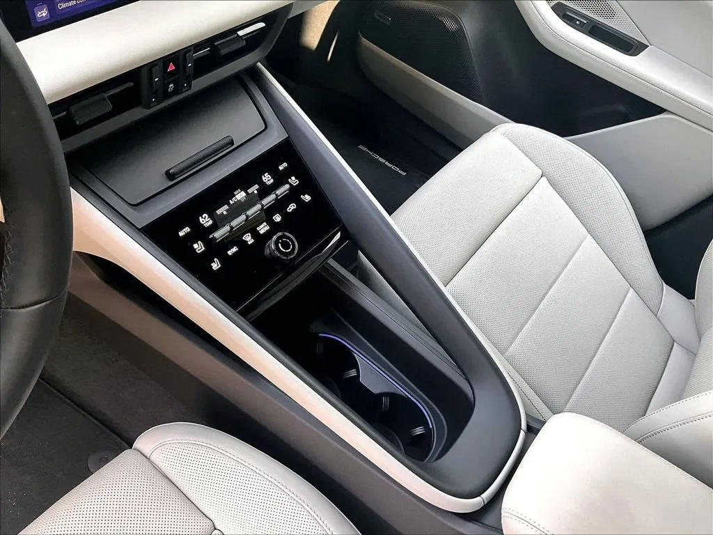 2025 Porsche Macan 4 Electric AWD/4WD