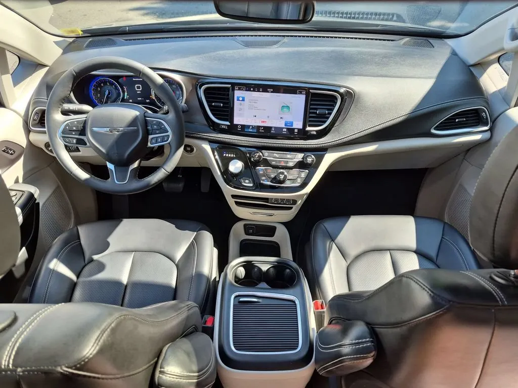 2023 Chrysler Pacifica Touring-L AWD/4WD