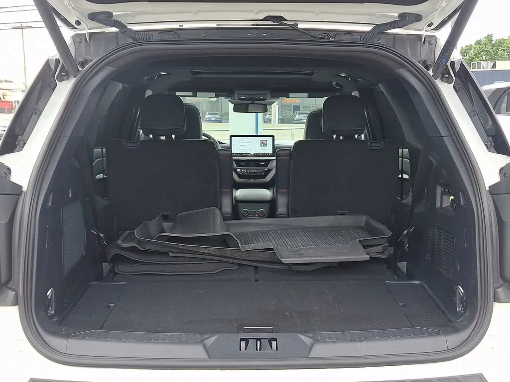 2025 Ford Explorer ST AWD/4WD
