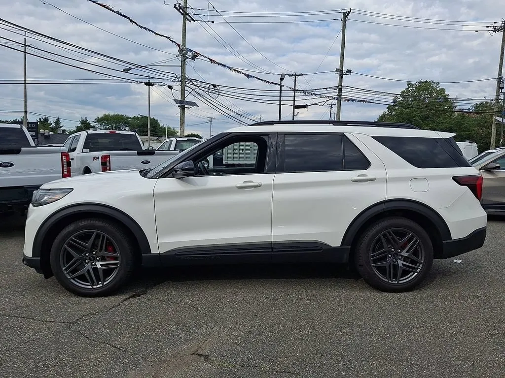 2025 Ford Explorer ST AWD/4WD