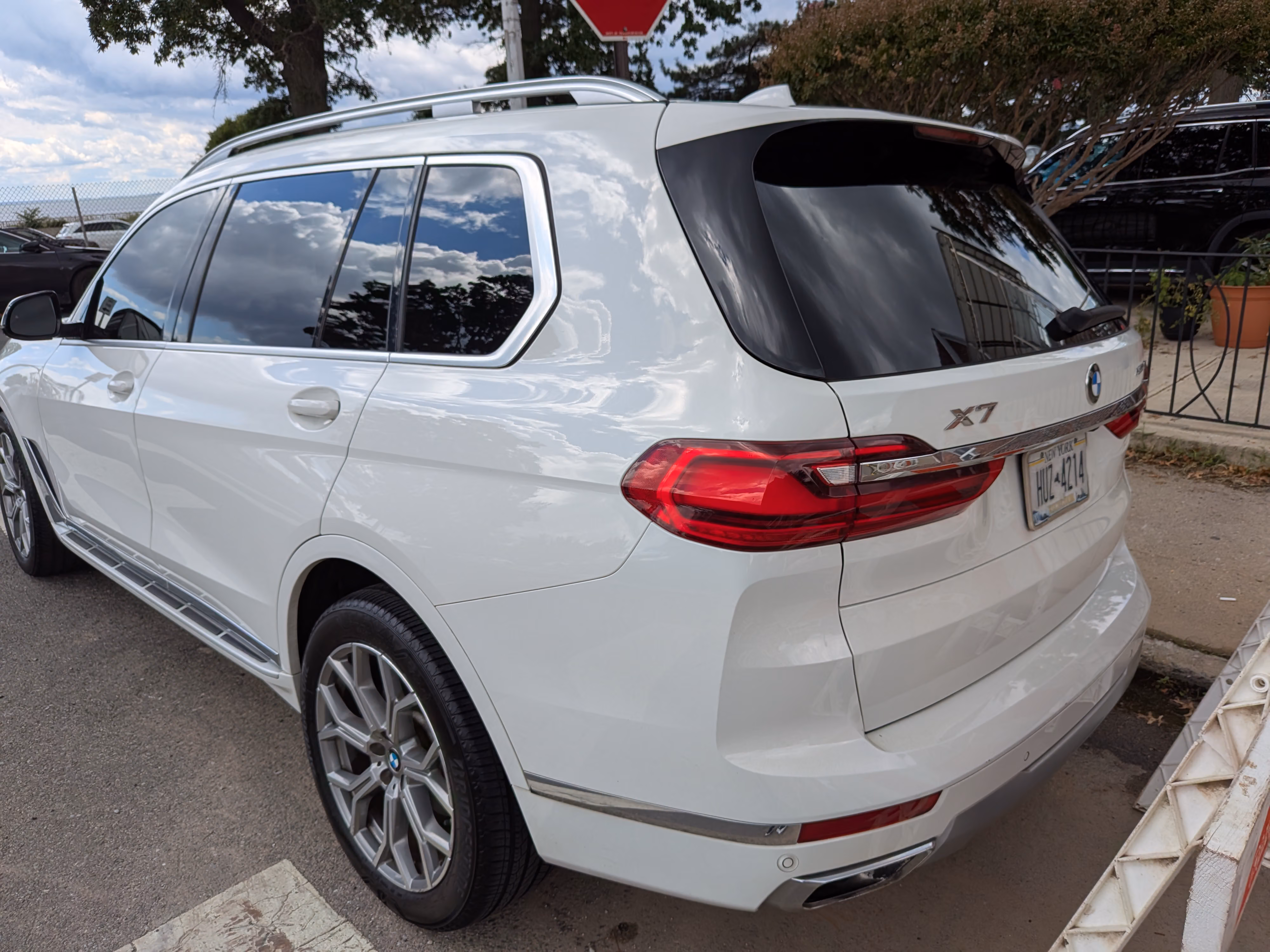 2020 BMW X7 xDrive40i Sport Utility 4D AWD/4WD