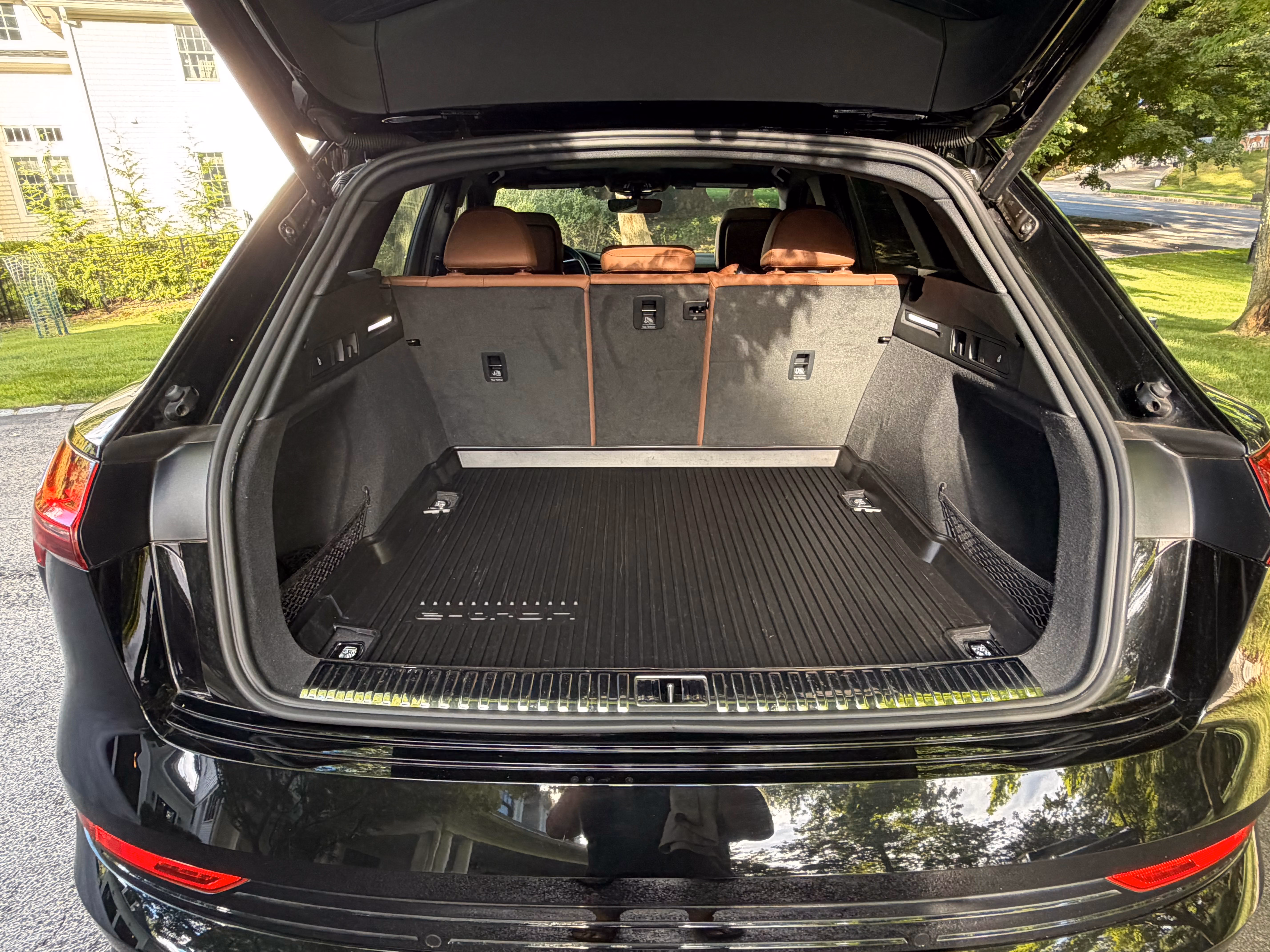 2022 Audi e-tron Premium Plus Sport Utility 4D AWD/4WD