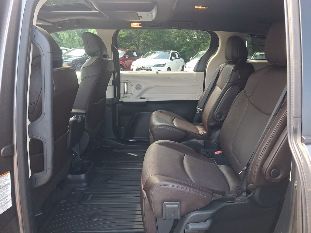 2024 Toyota Sienna Platinum AWD/4WD